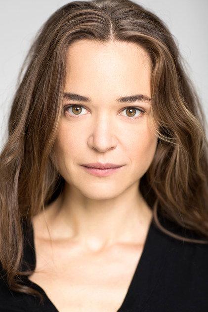 Isabelle Caillat - Actor Profile Photo