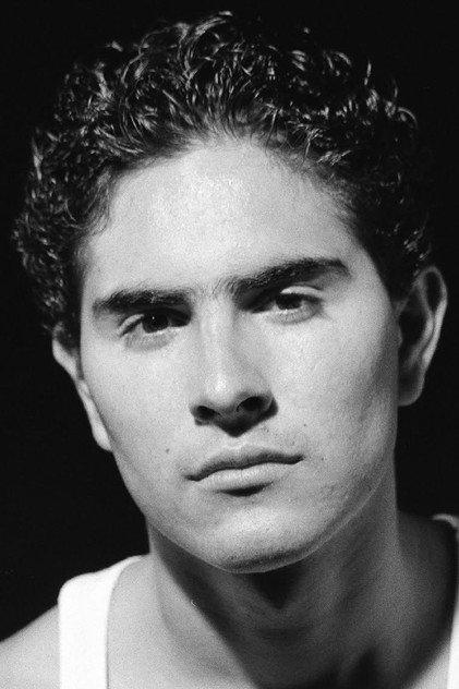 Gilbert Luna - Actor Profile Photo