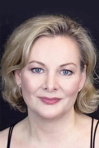 Sara Stewart - Actor Profile Photo