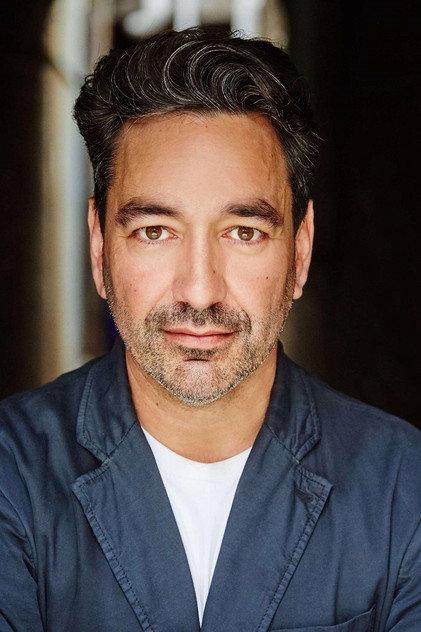 Alex Papps - Actor Profile Photo