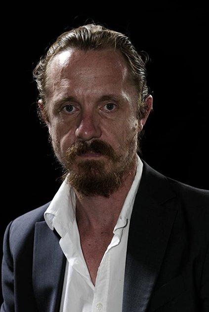 Matthew Sunderland - Actor Profile Photo