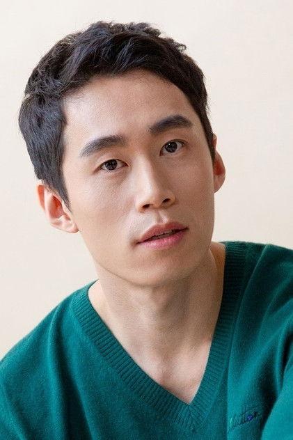 Hong In - Actor Profile Photo