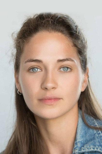 Looby Mills - Actor Profile Photo