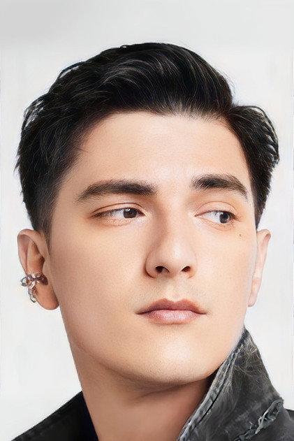 Chinawut Indracusin - Actor Profile Photo