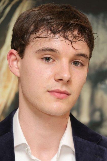 Ewan Horrocks - Actor Profile Photo