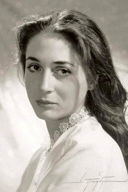 Ellie Lambeti - Actor Profile Photo