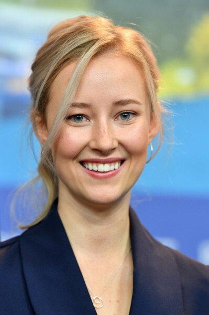 Izel Bezuidenhout - Actor Profile Photo