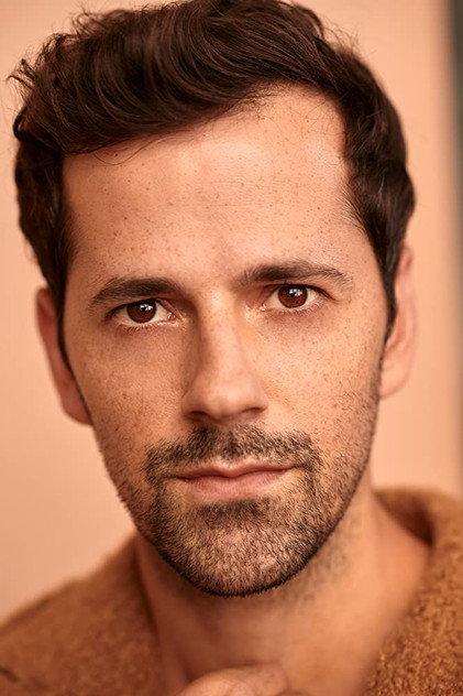 Robert Fairchild - Actor Profile Photo