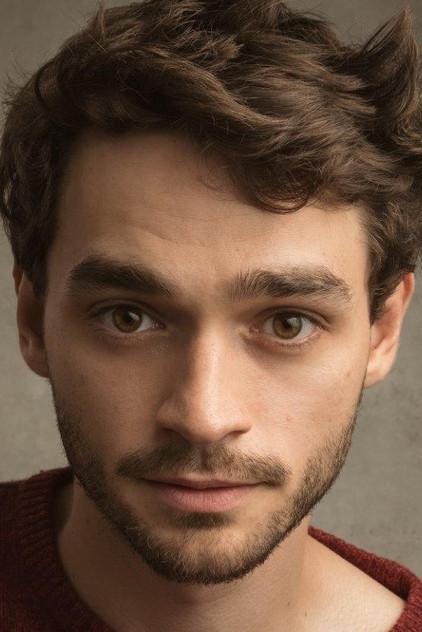 Angus Yellowlees - Actor Profile Photo