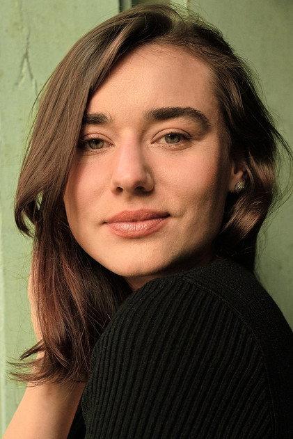 Ana Hartmann - Actor Profile Photo