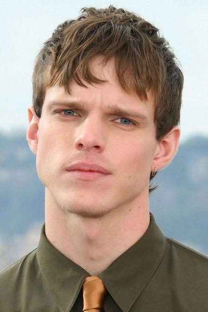 Finn Bennett - Actor Profile Photo