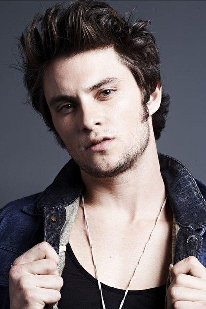 Shiloh Fernandez - Actor Profile Photo