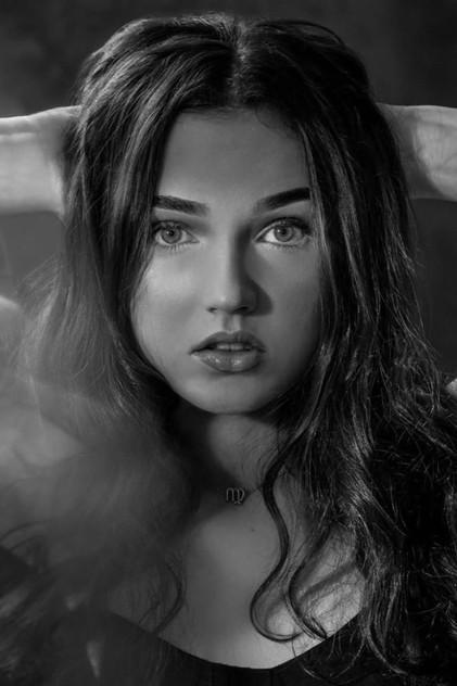 Lily Devlin - Actor Profile Photo