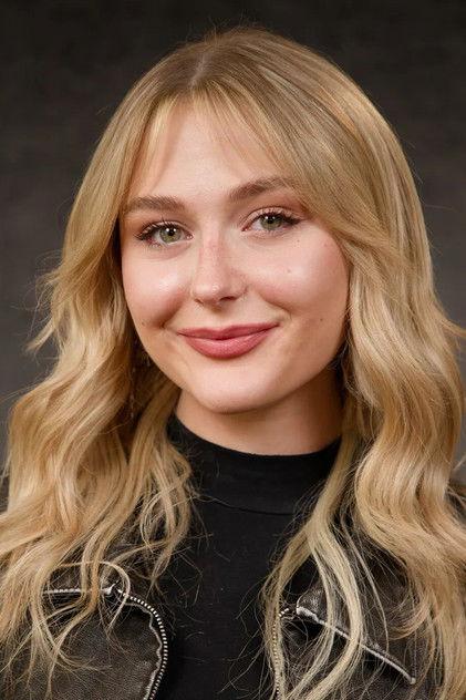 Alyvia Alyn Lind - Actor Profile Photo