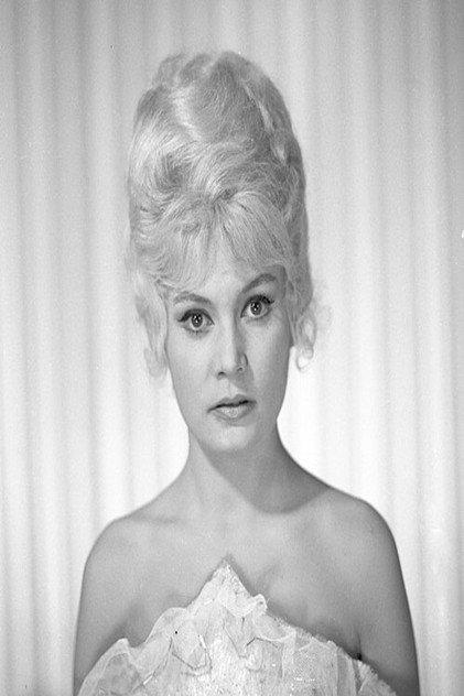Iga Cembrzyńska - Actor Profile Photo
