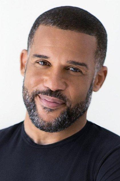 Peter Parros - Actor Profile Photo
