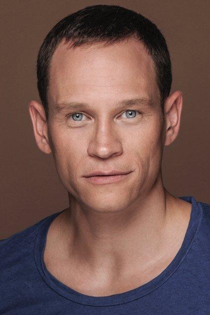 Vinzenz Kiefer - Actor Profile Photo