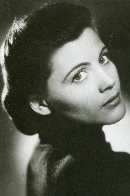 Edith Mill - Actor Profile Photo