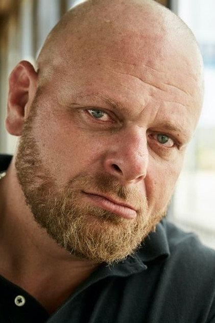 Alex Czerwinski - Actor Profile Photo
