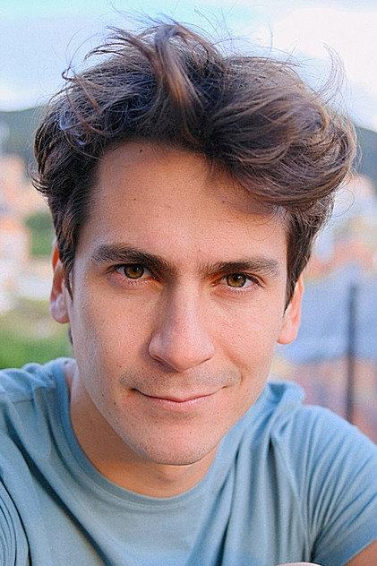 Simon Elias - Actor Profile Photo