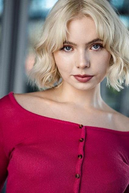 Elle Alexander - Actor Profile Photo