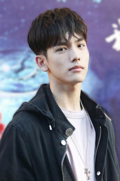 Riley Wang - Actor Profile Photo