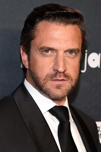 Raúl Esparza - Actor Profile Photo