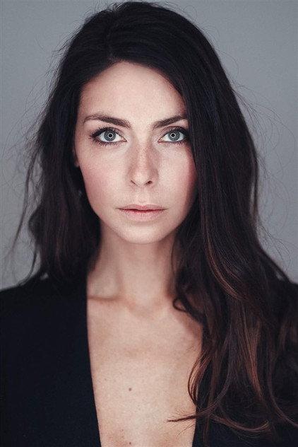 Emilie Arthapignet - Actor Profile Photo