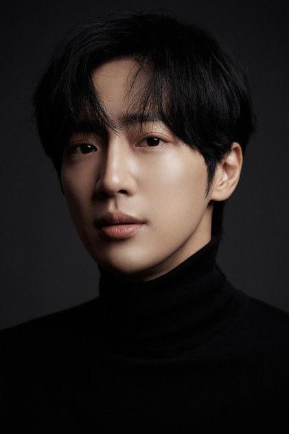 Lee Sang-yeob - Actor Profile Photo