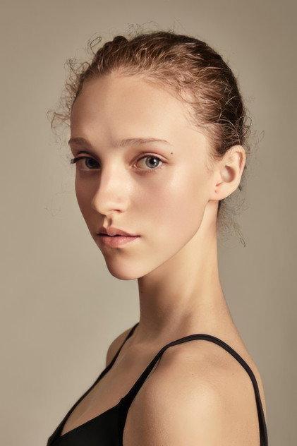 Simona Guľašová - Actor Profile Photo