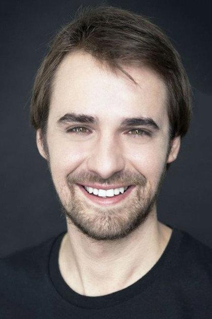 Sezgi Mengi - Actor Profile Photo