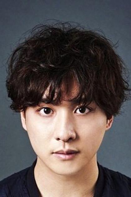 Shu Watanabe - Actor Profile Photo