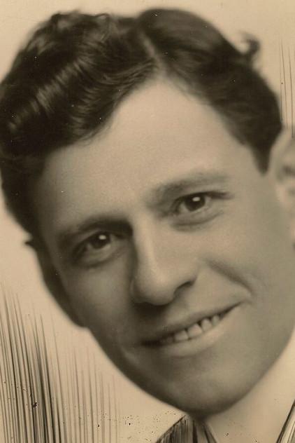 E. Alyn Warren - Actor Profile Photo