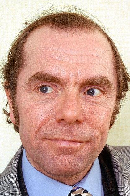 Angus Lennie - Actor Profile Photo