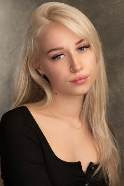 Ellie Medlock - Actor Profile Photo