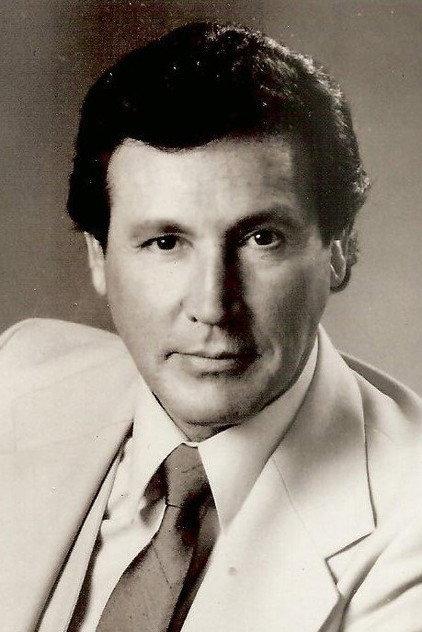 Armando Silvestre - Actor Profile Photo
