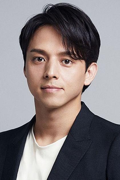 Shinnosuke Mitsushima - Actor Profile Photo