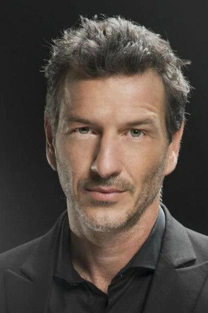 Federico Amador - Actor Profile Photo