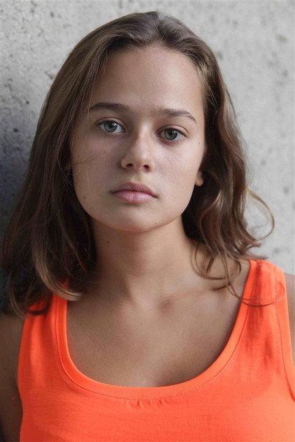 Lucie Fagedet - Actor Profile Photo