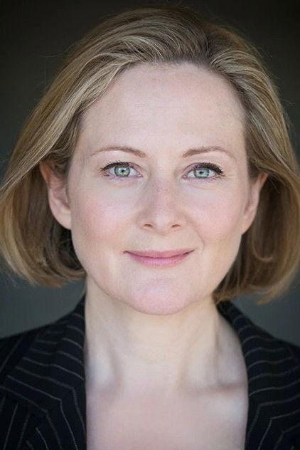 Lucy Robinson - Actor Profile Photo