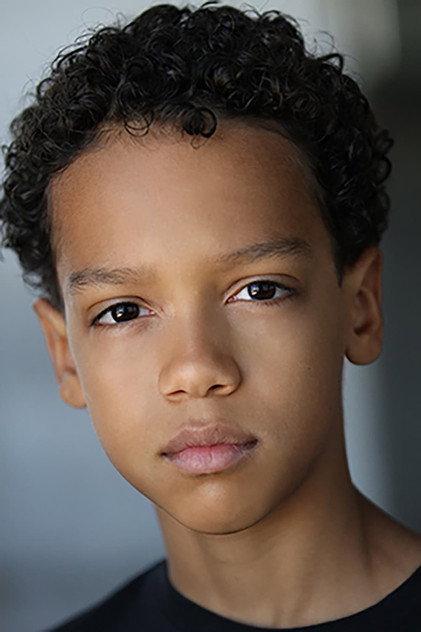 Jackson Abram - Actor Profile Photo