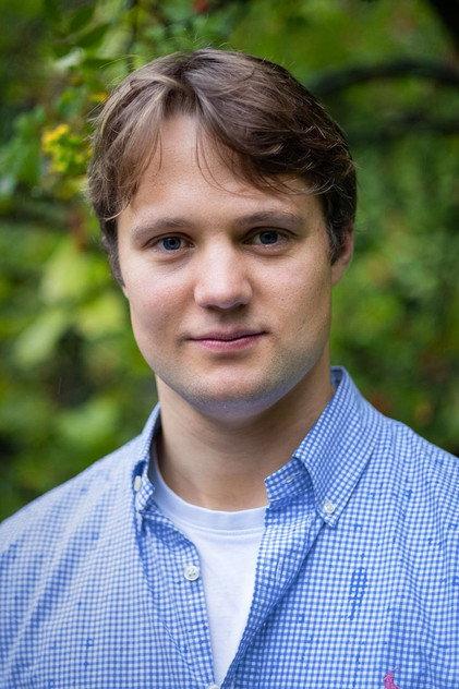 Tevje Espeland - Actor Profile Photo