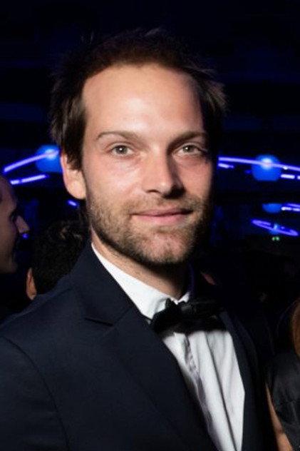 Andy Gillet - Actor Profile Photo