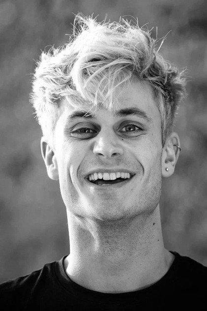 Victor Sotberg - Actor Profile Photo