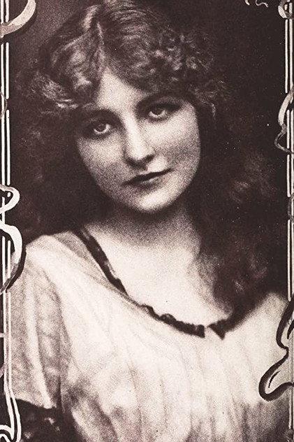 Isabel Lamon - Actor Profile Photo