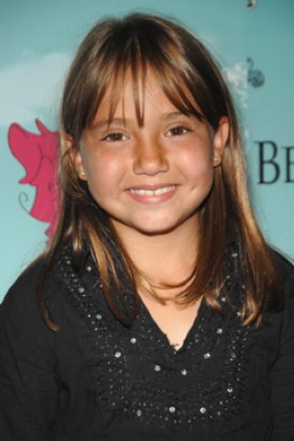 Cassidy Hinkle - Actor Profile Photo