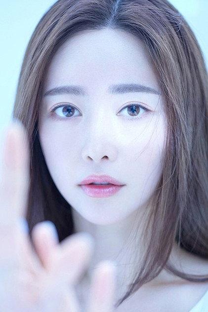 Hong Soo-ah - Actor Profile Photo
