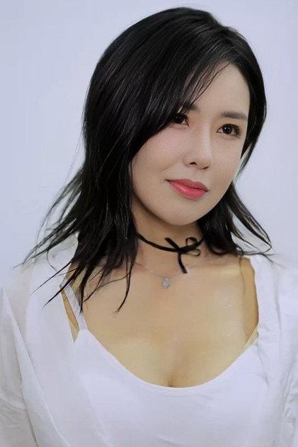 Yi Mo - Actor Profile Photo