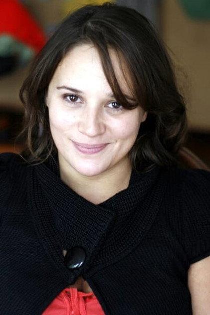 Eloïse Charretier - Actor Profile Photo