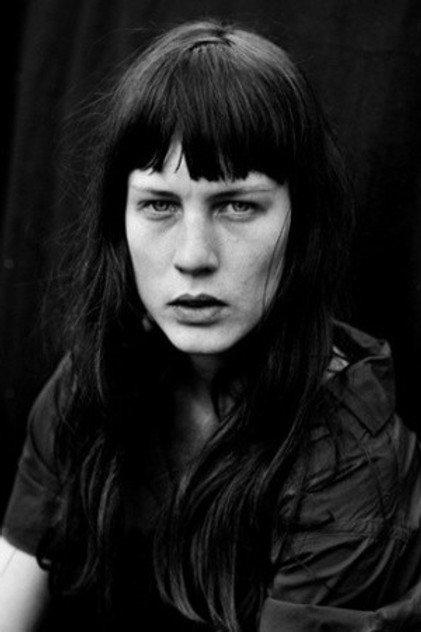 Chloé Winkel - Actor Profile Photo
